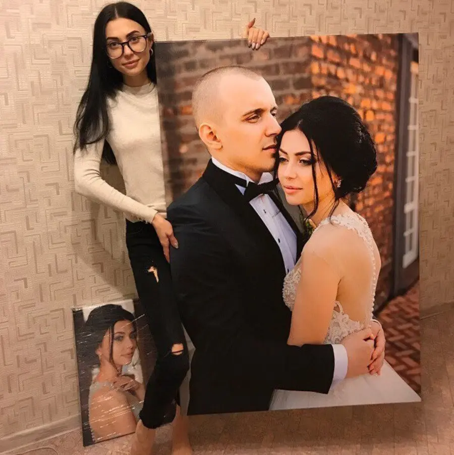 Картина Фотографування з плеча, посмішкою та зі спалахом s34690